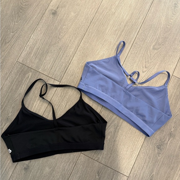 Adidas Women’s L Sports Bras in Purple and Black - Picture 3 of 3